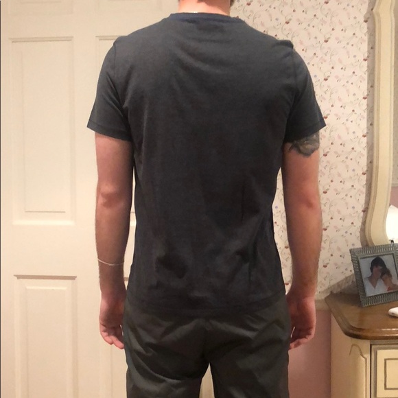 Express Men’s v neck tshirt - Picture 2 of 3